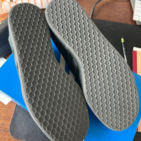 adidas gazelle - triple black men’s size 9 - Picture 6 of 6